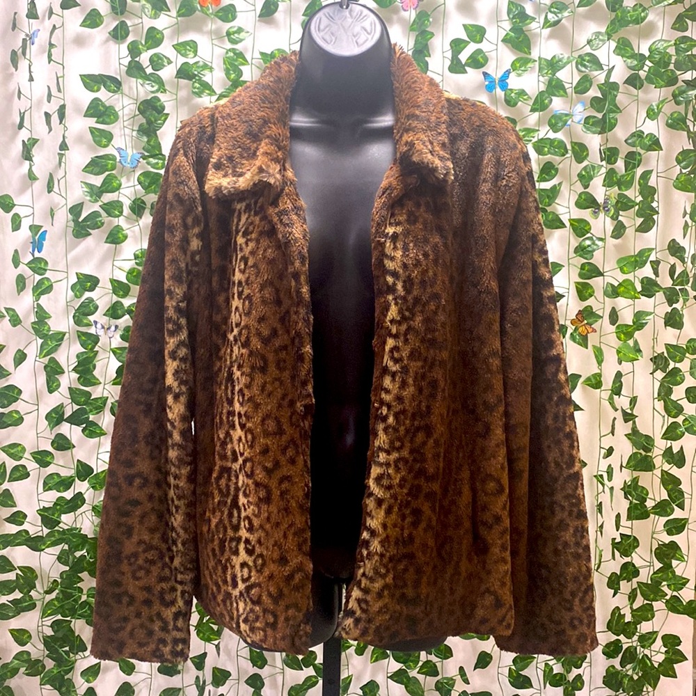 Versona - Faux Fur Cheetah Print Jacket